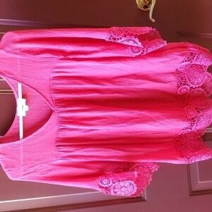 Frye coral lace v neck  tunic Beautiful lace on sleeve and bottom Medium